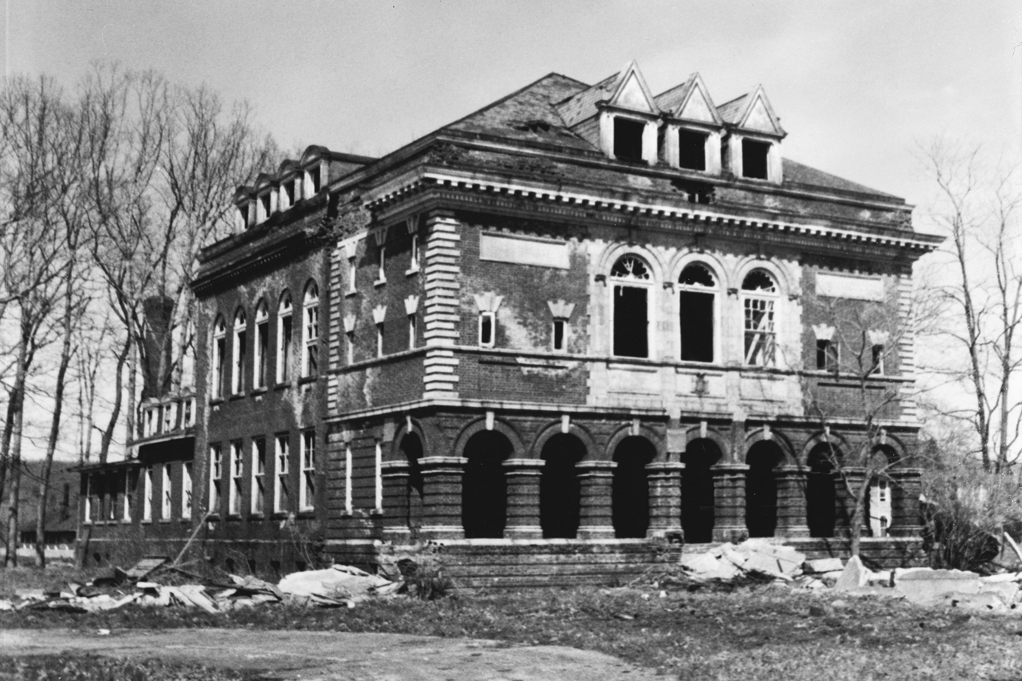New York Governor Apologizes for Native American Boarding School History