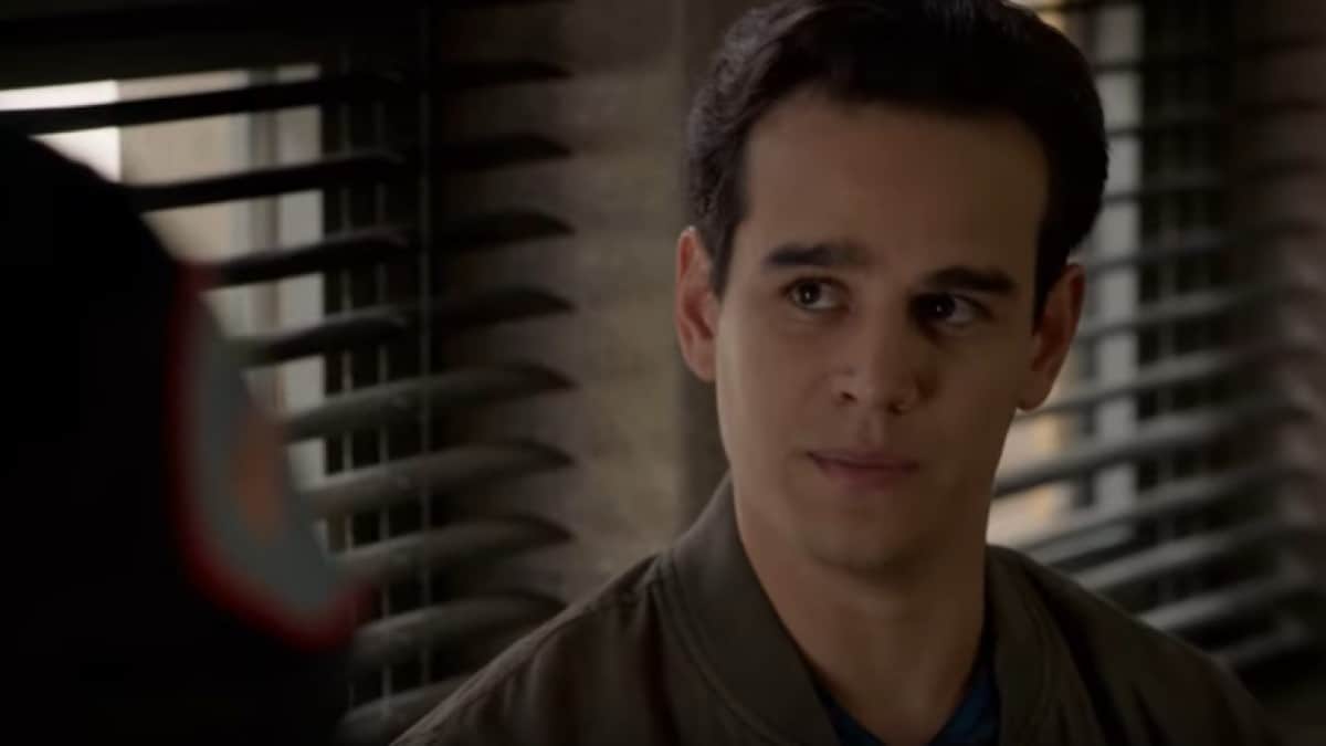 Who Plays Gallo On Chicago Fire Cast New Firefighter Is Alberto Rosende