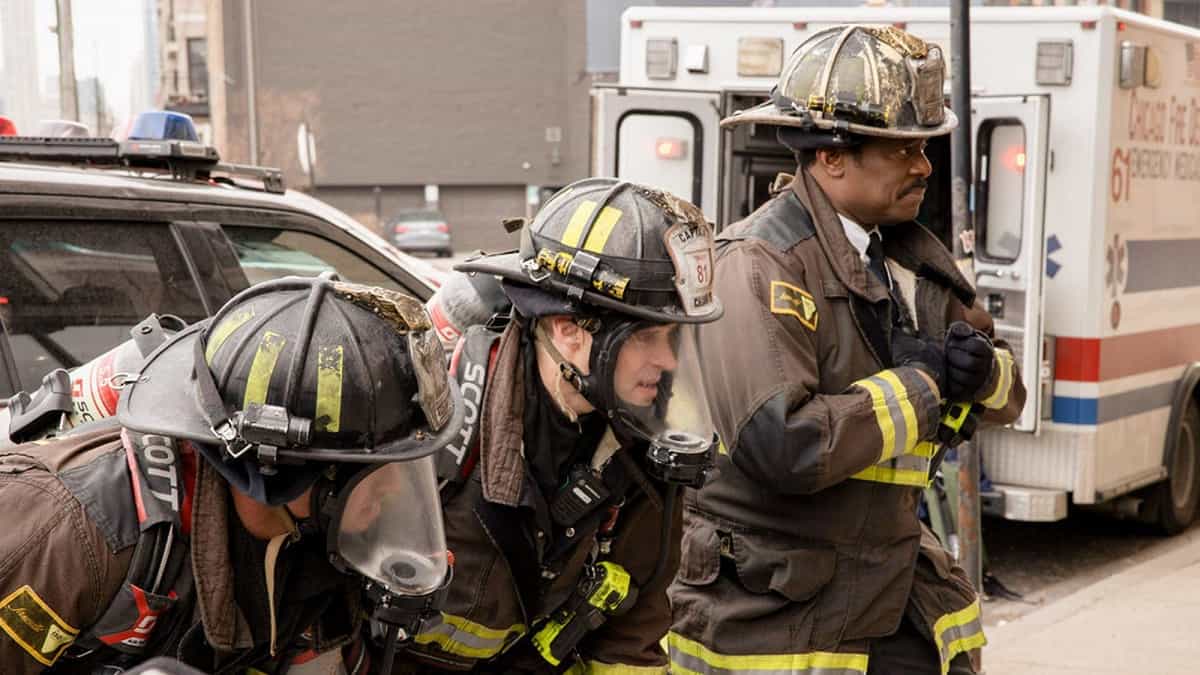 Chicago Fire Season 8 Episode 14 Recap A Helping Hand Goes A Long Way