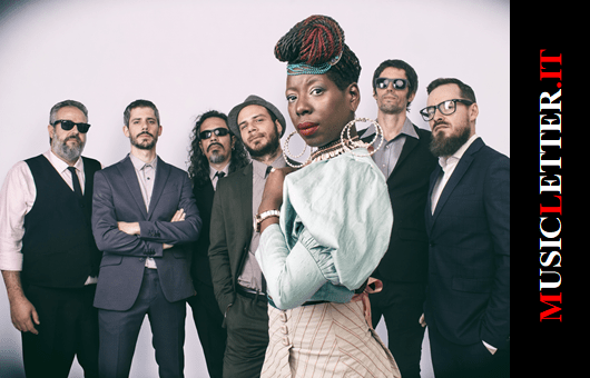 Shirley Davis & The Silverbacks (press photo)