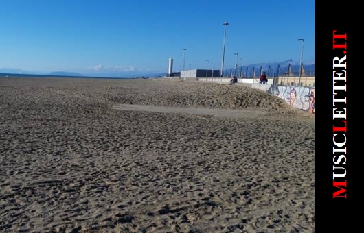 Viareggio, spiaggia del muraglione (versialiatoday.it)