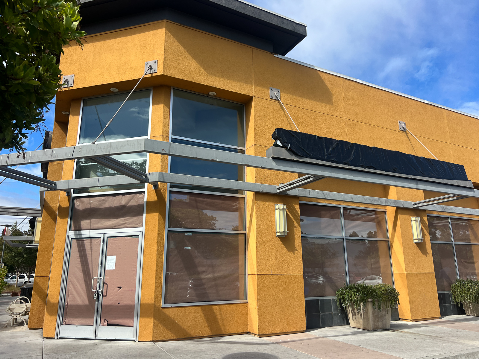 Starbucks shuts 2 Mountain View locations amidst nationwide closures