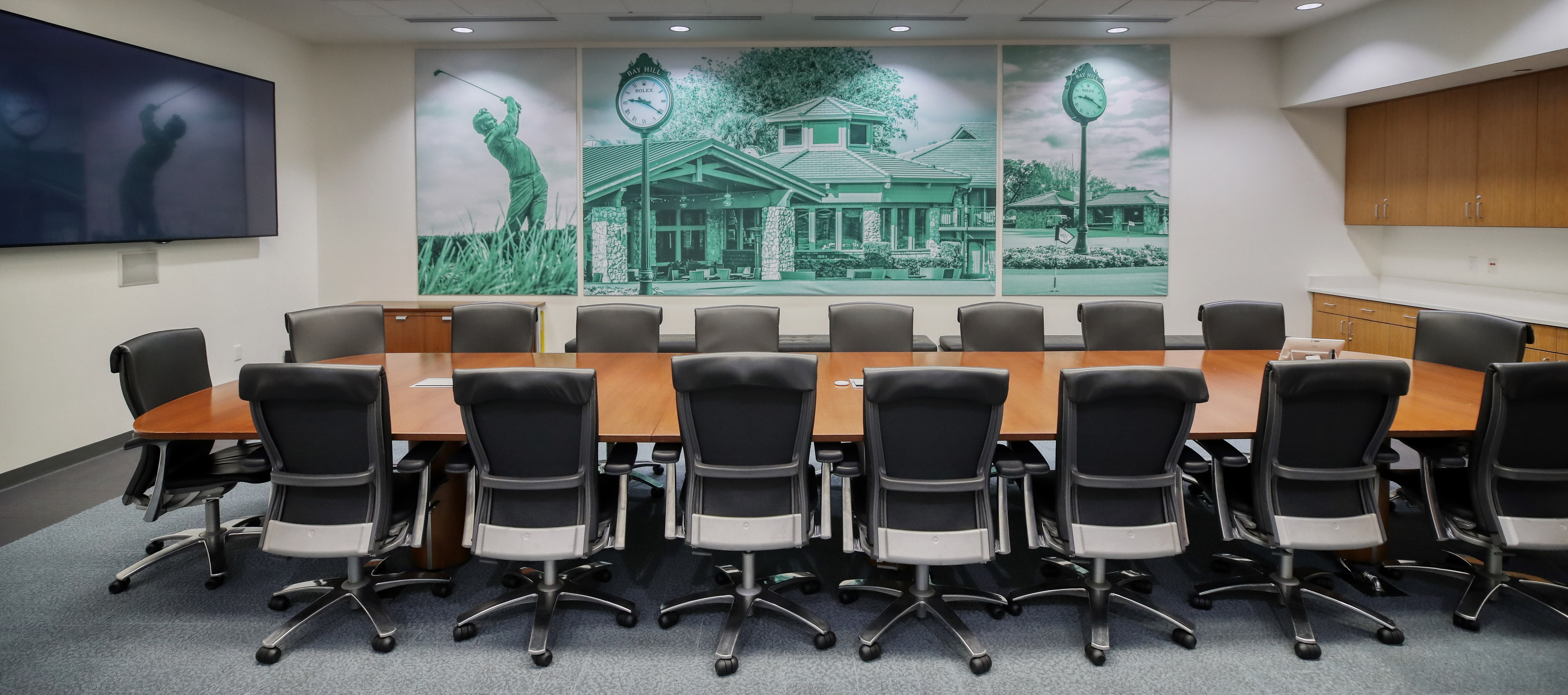 Bay Hill conference room NBCUniversal media tour of their Orlando headquarters, after transitioning from its Golf Channel past, on Wednesday, May 15, 2024. With the redesign of the building the company themed the building with landmarks and art depicting Central Florida. (Ricardo Ramirez Buxeda/ Orlando Sentinel)