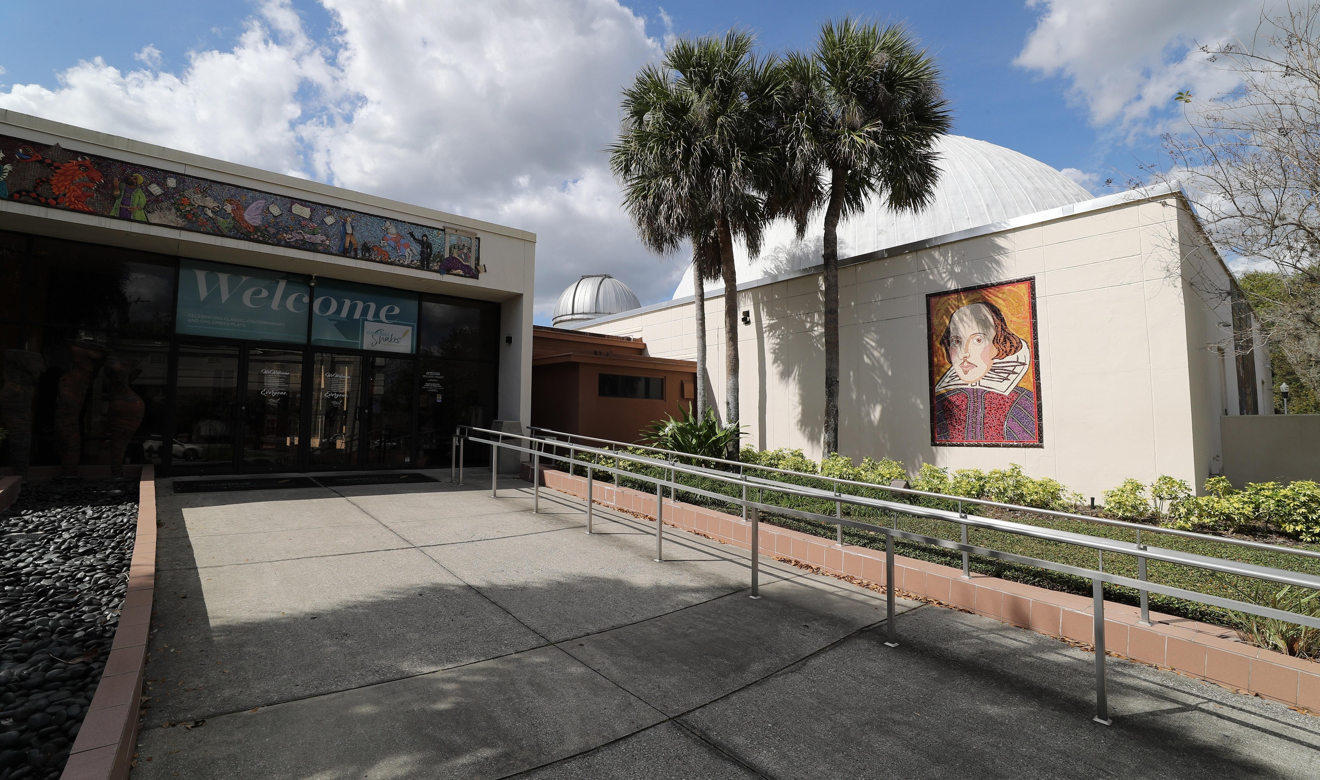 The city of Orlando owns the Lowndes Shakespeare Center and leases it to Orlando Shakes for $1 per year as part of its commitment to the arts. (Ricardo Ramirez Buxeda/Orlando Sentinel)