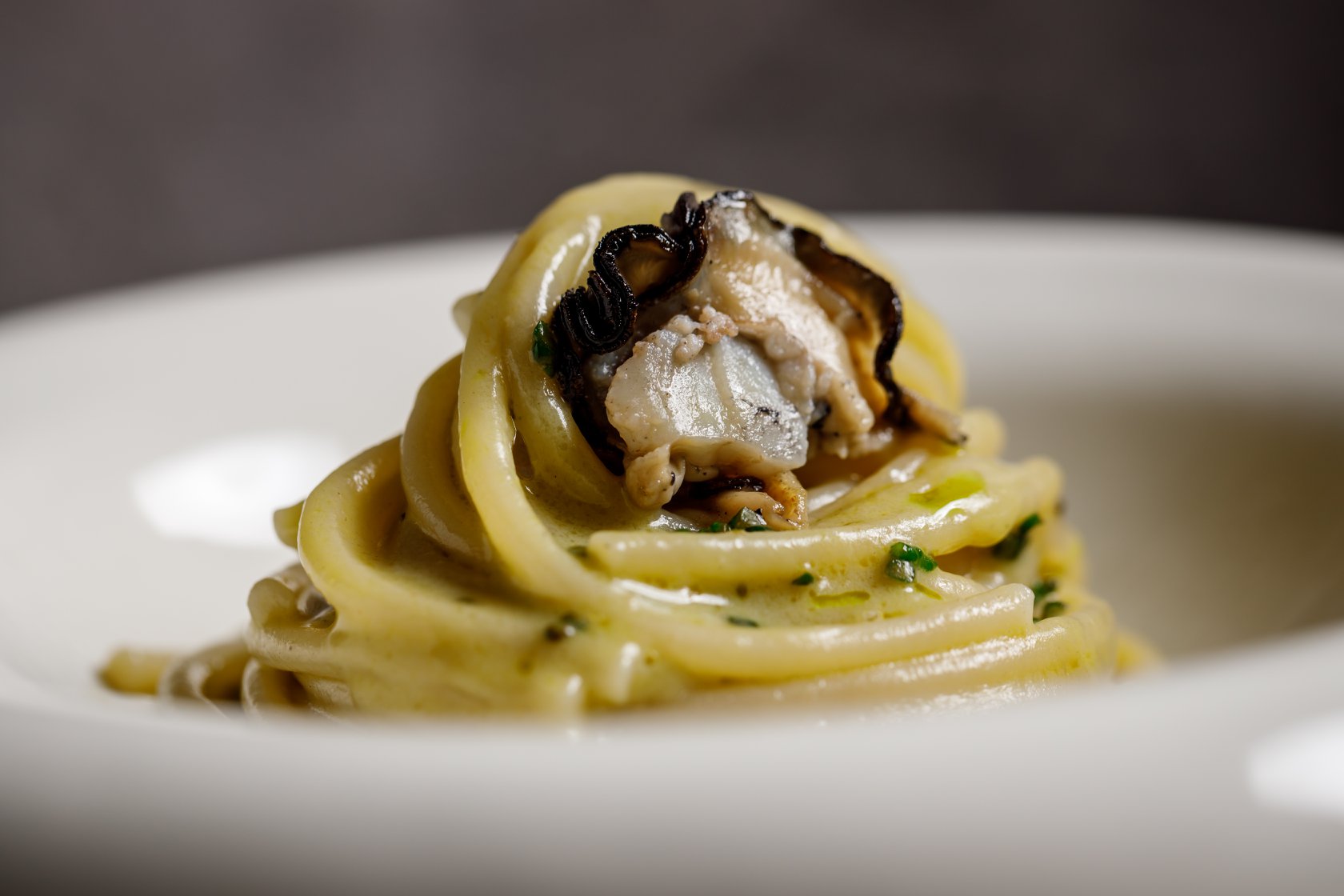 Spaghettone Ostrica E Burro Acido La Ricetta Di Sintesi Puntarella Rossa