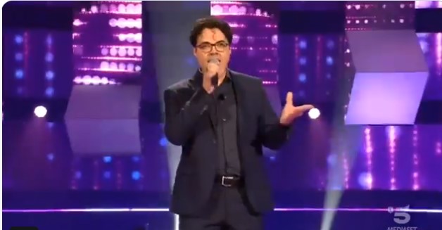 All Together Now Mario Gaggiano Canta Morire Qui Di Renato Zero Video Radiomusik Musica Concerti E Radio News