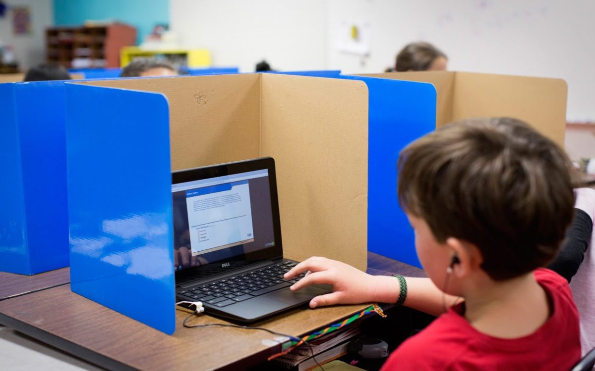 Fifth graders take a reading test on Chrome computers at Redwood Heights Elementary School in Oakland, Calif., Wednesday, June 4, 2014. (ALISON YIN ??