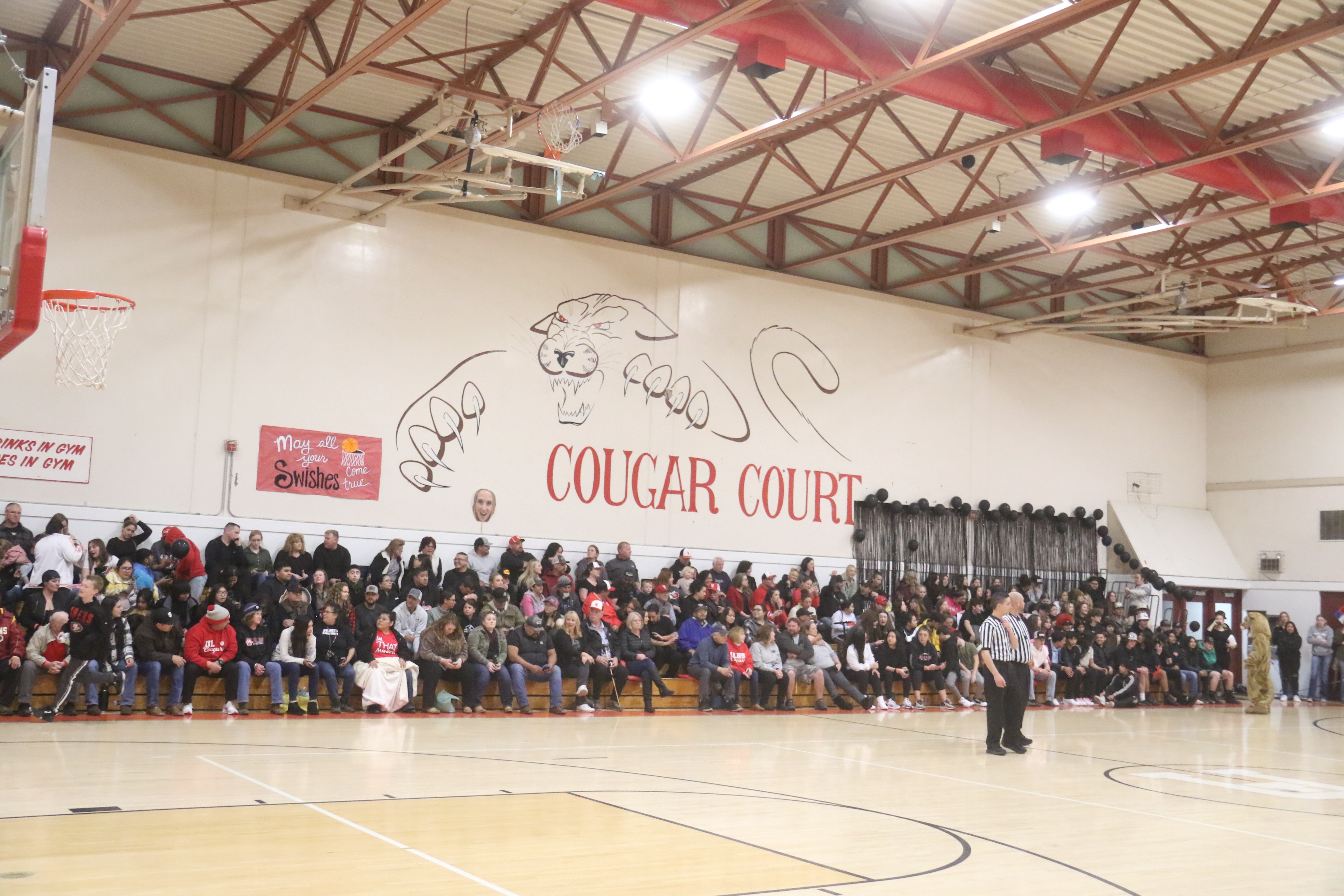 It was a packed house for Tuesday's semifinal-round playoff game between Upper Lake and Mount Diablo. (Photos by Minenna Photography)