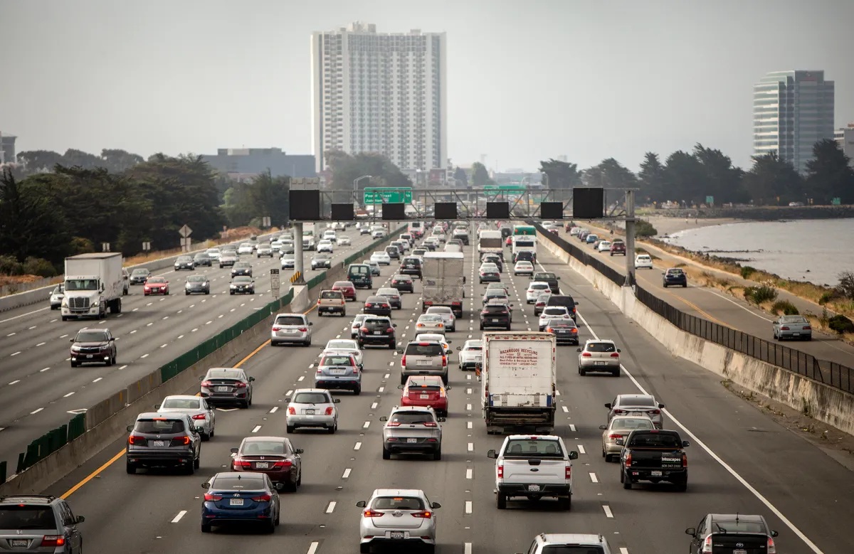 Vehicles head westbound on Route 580 toward Oakland on July 22, 2019. Photo by Anne Wernikoff, CalMatters