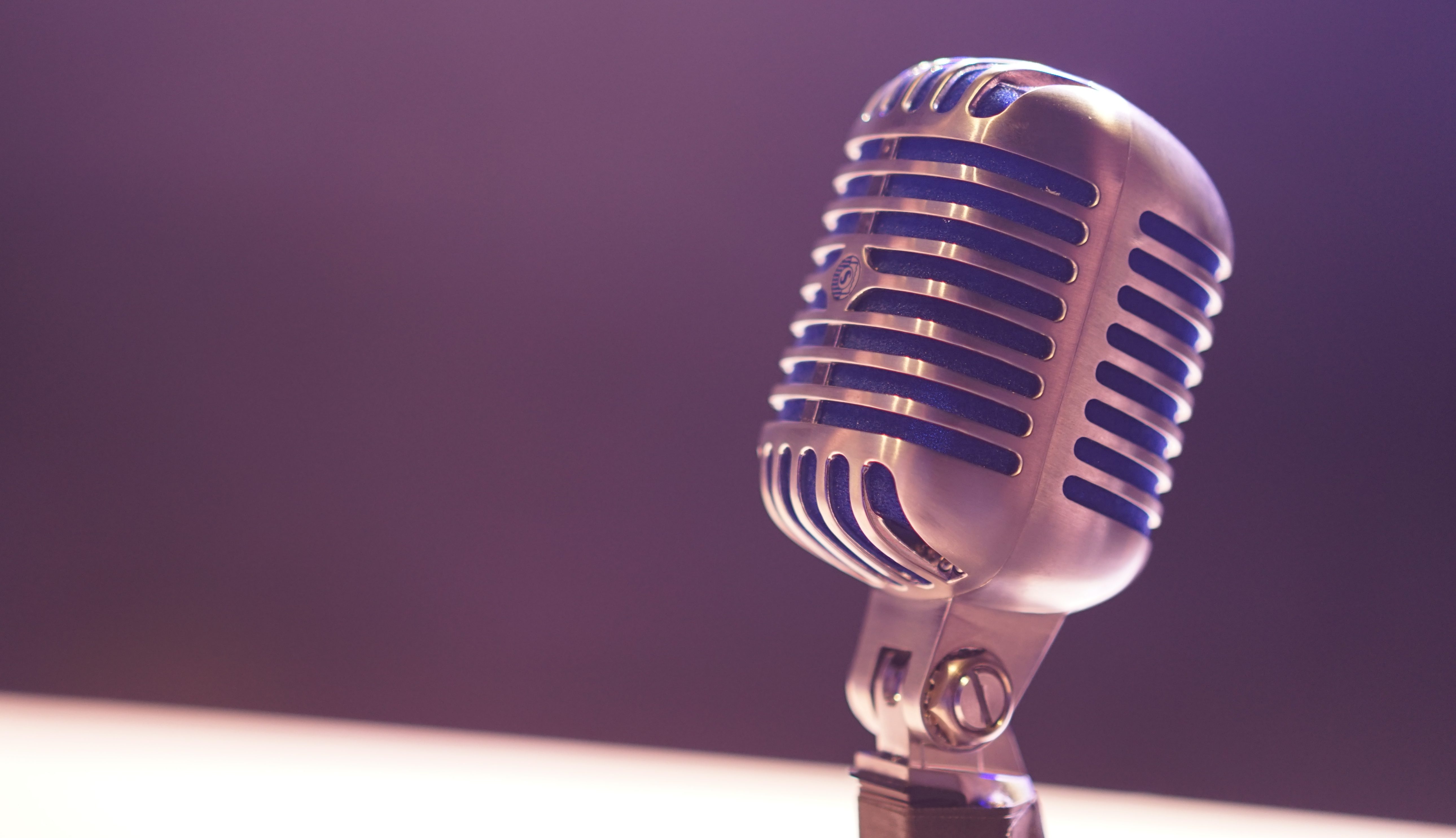 Podcast Empfehlung Satire Deluxe Schreiblehrling