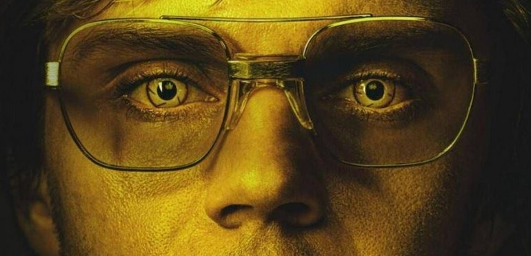 Trailer For Dahmer Monster The Jeffrey Dahmer Story Has Evan Peters Eating People