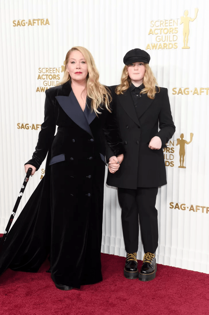 Sadie Grace Lenoble with her mother, Christina Applegate at an awards event