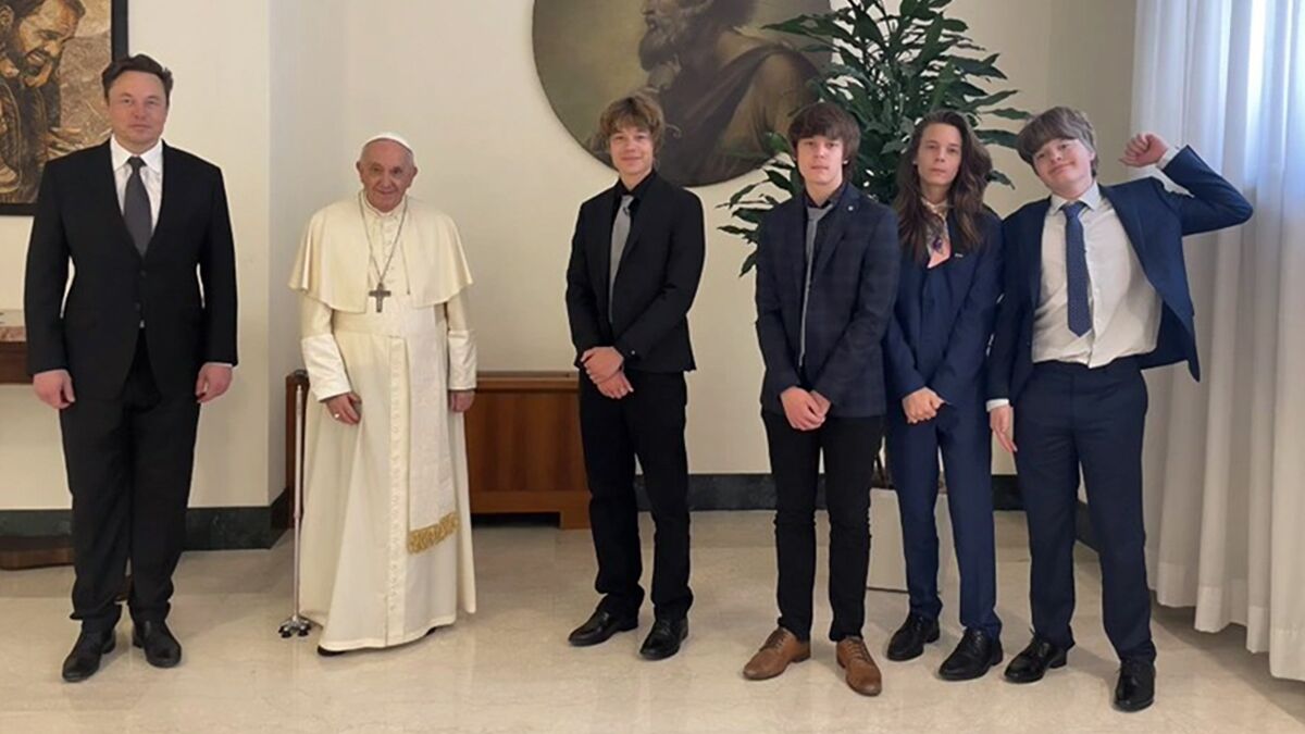 Damian Musk and family with the Pope