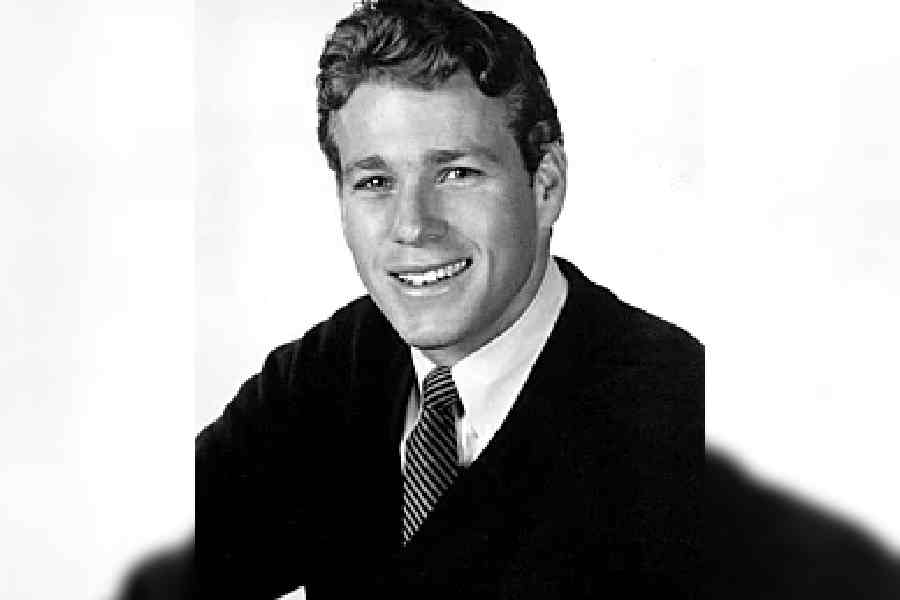 a younger Ryan O'Neal