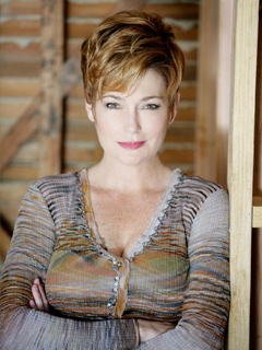 Actor Carolyn  Hennesy