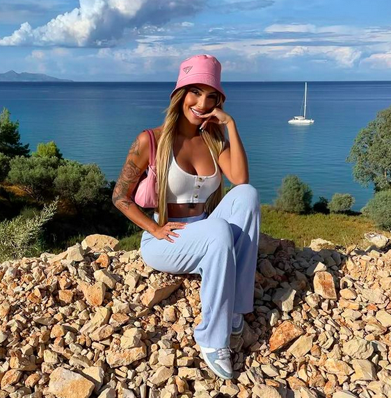 Melanie Orlenko Elle Clashe Son Ex Greg Yega Le Prend Personnellement