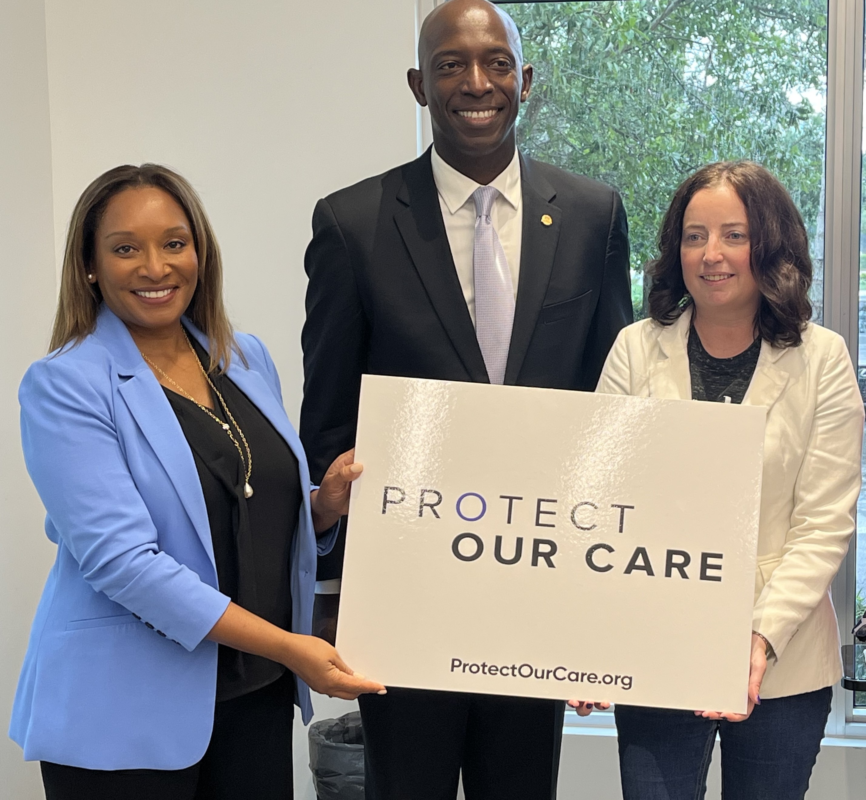 Saskia Madison, consultant and pharmacists , Miramar Mayor Wayne Messam and prescription medication user Julie Kennedy talk about the need to reduce medication costs.