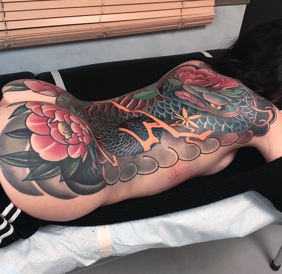 Tatouage Dos Fesse Japonais Pivoine Et Serpent Par Franck Anzalone