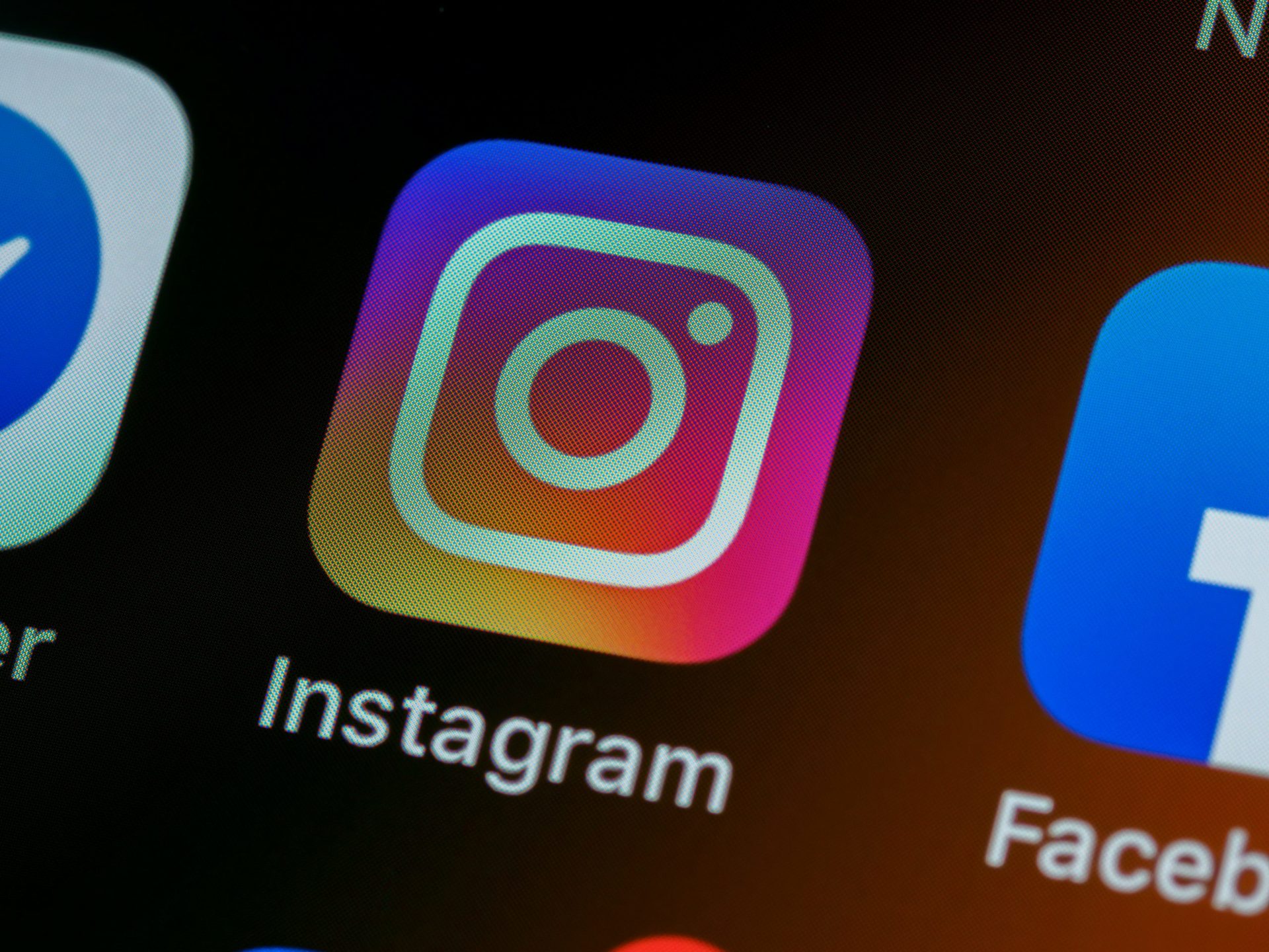 How to Collab for Posts and Reels on Instagram