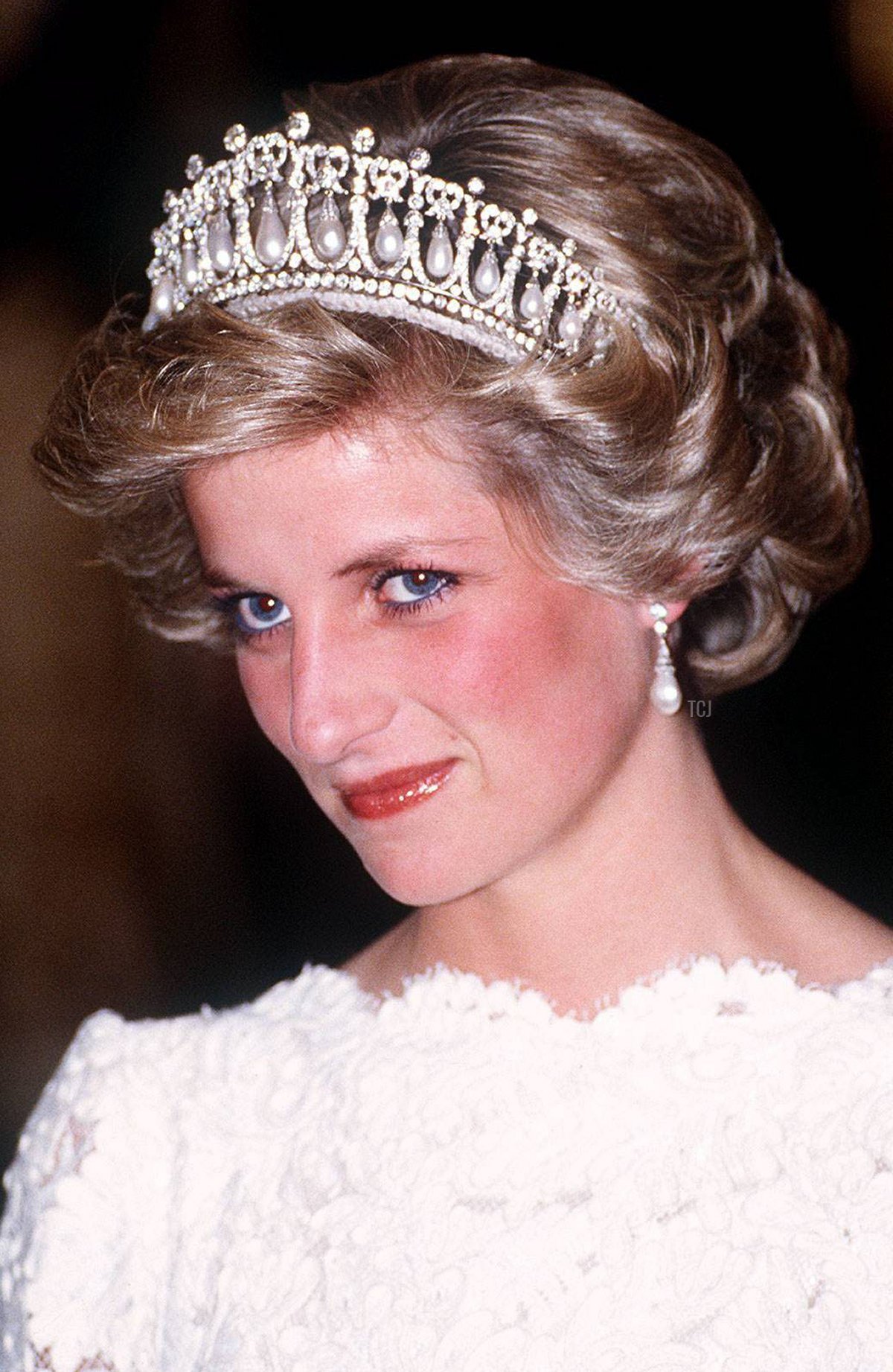 Princess Diana at the British Embassy in Washington wearing tiara