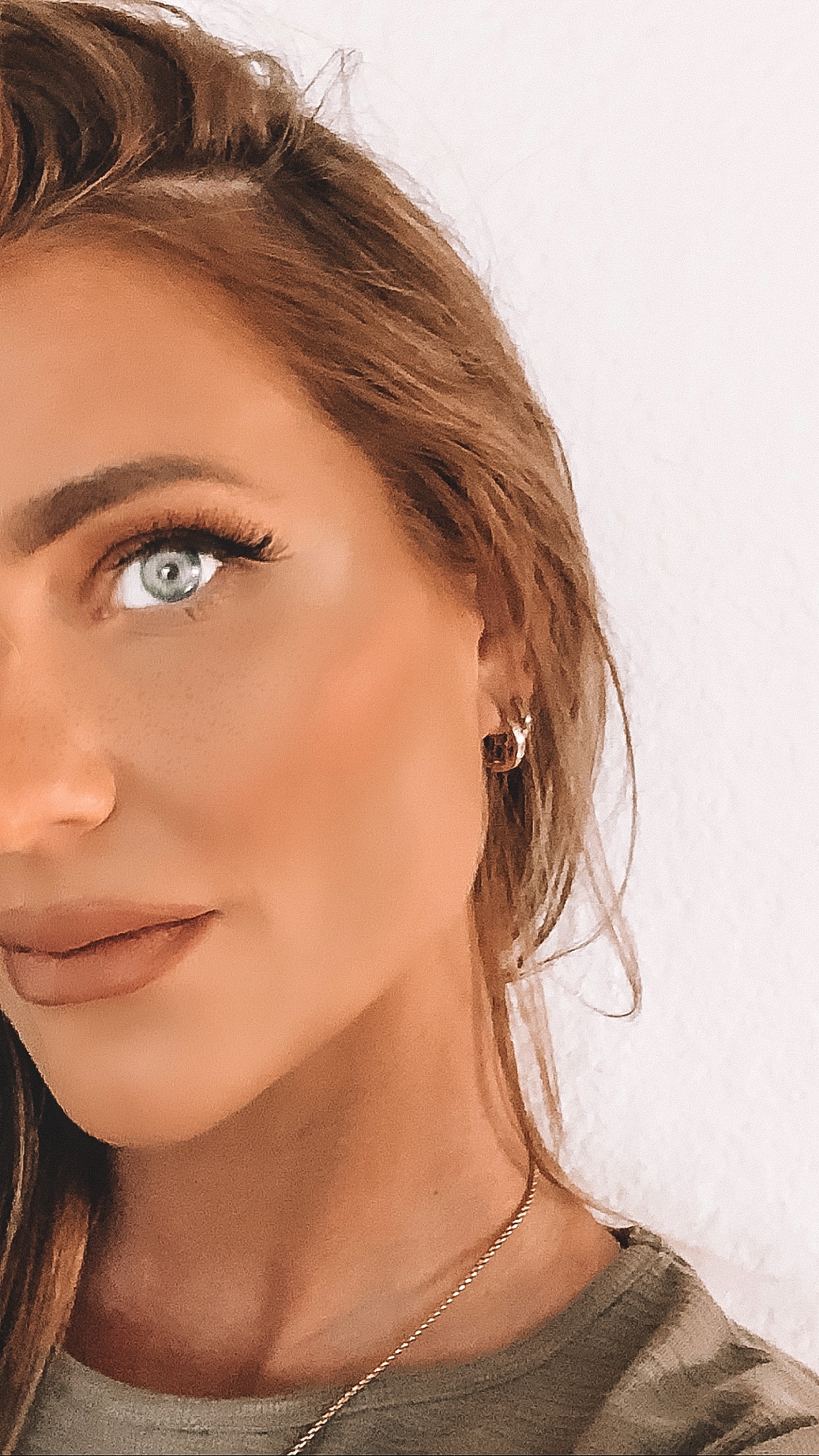 How To Self Tan Your Face And Contour At The Same Time The Nomis Niche