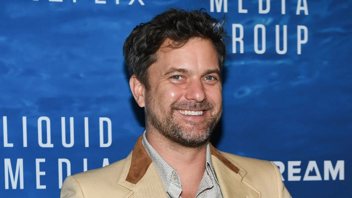 Joshua Jackson to Star in Ryan Murphy’s ABC Series ‘Dr. Odyssey’