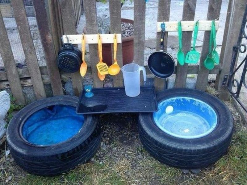 19 Popular Diy Outdoor Mud Kitchens For Kids You Need To See This Tiny Blue House