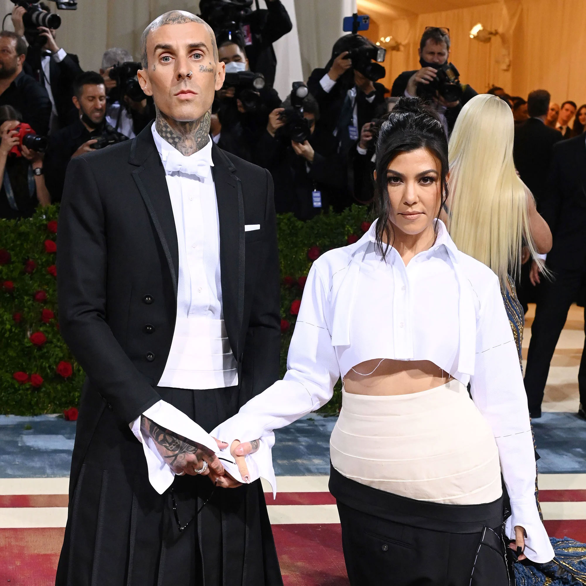 Kourtney Kardashian Le Voyage De Bebe De Travis Barker Est Une Lutte Crumpe