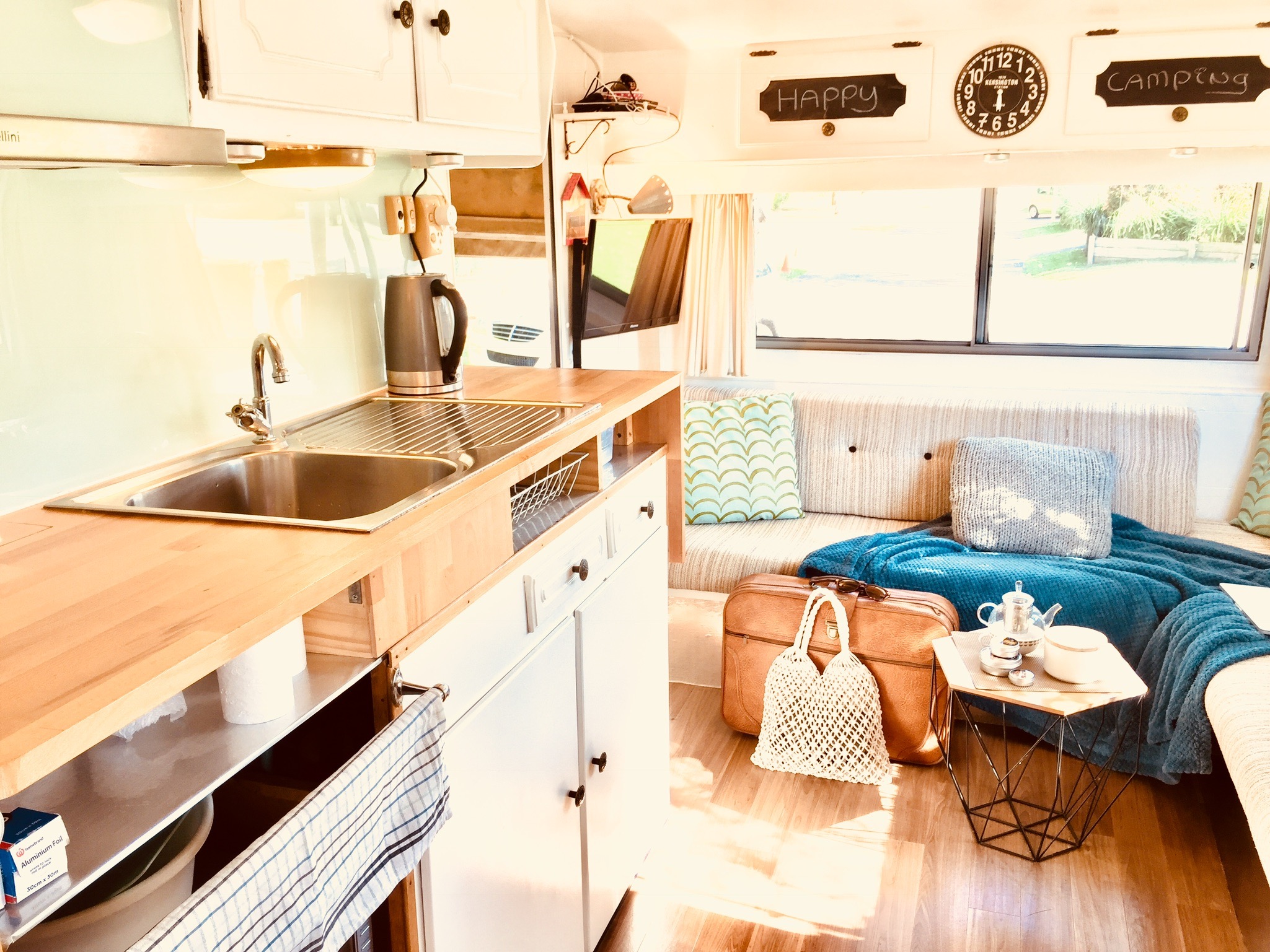 Diy Renovation Of Our 80ties Caravan Before After Photo S Woody World Packer