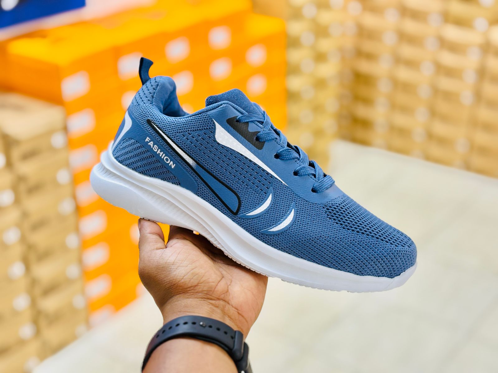 Budget sneakers - ( size 40 - 45 ) - Image 5