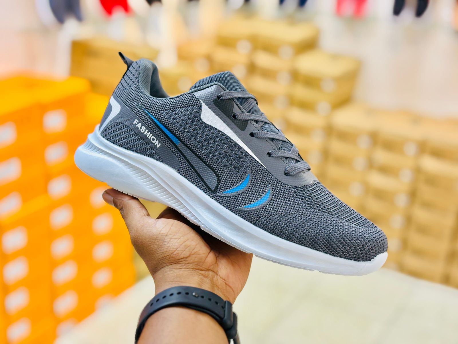 Budget sneakers - ( size 40 - 45 ) - Image 4