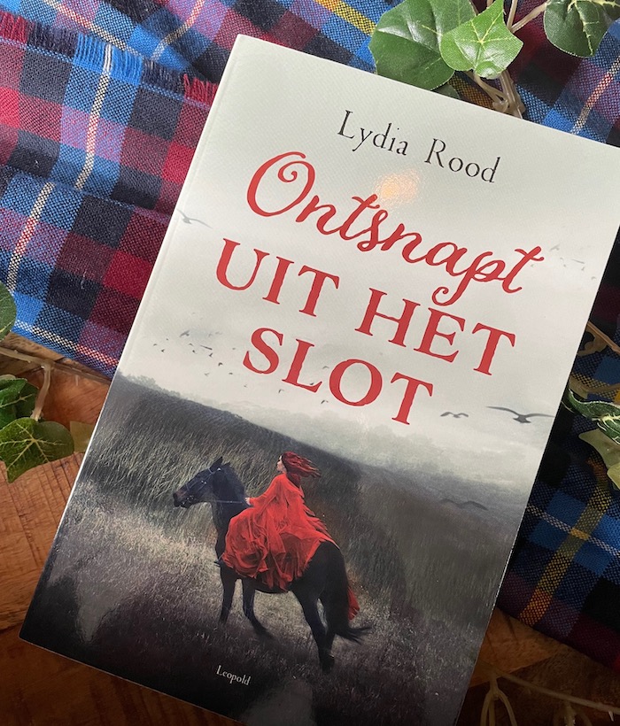 Ontsnapt Uit Het Slot Lydia Rood Zon En Maan
