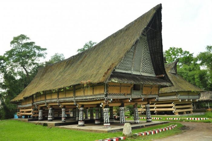Rumah Adat Di Indonesia Beserta Gambar Dan Penjelasannya Bukubiruku - Gambar lukisan rumah adat aceh #gambar #lukisan #rumah #adat #aceh Rumah Adat Di Indonesia Beserta Gambar Dan Penjelasannya Bukubiruku, Gambar lukisan rumah adat aceh