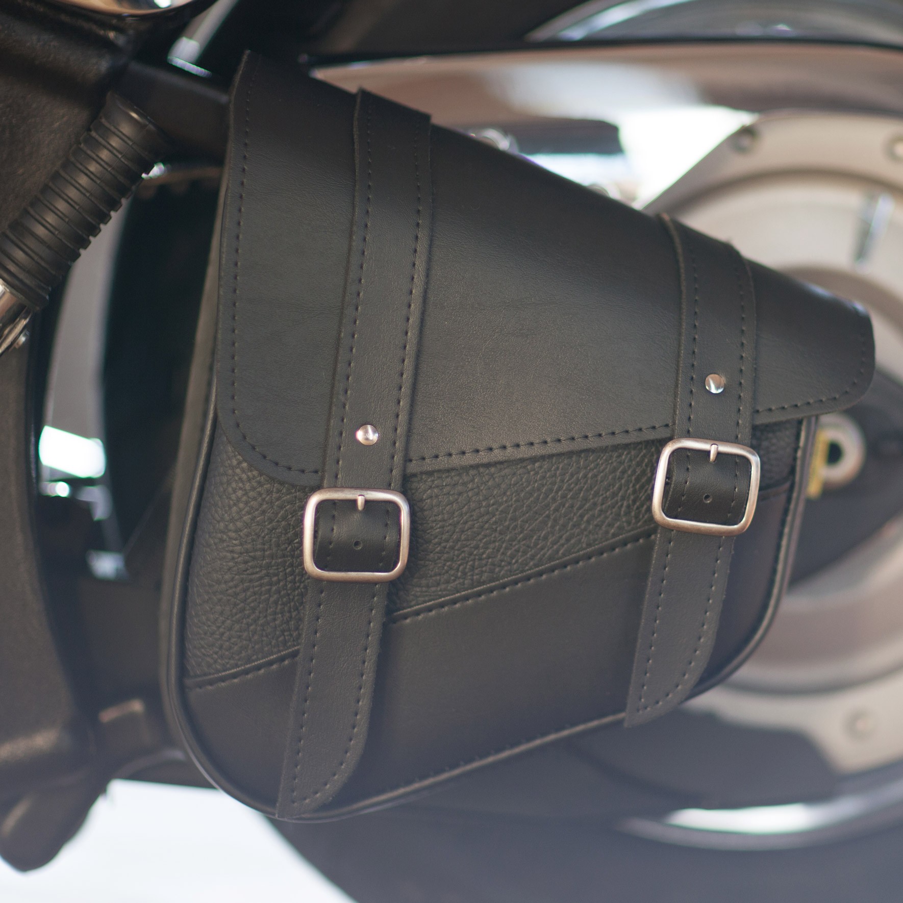 willie max swingarm bag