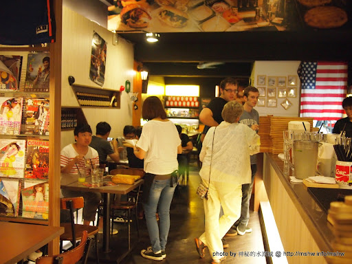 【食記】台中Burger Joint 7分So美式廚房華美店@西區捷運BRT科博館 : 七分熟的獨特風味!! 區域 台中市 捷運美食MRT&BRT 排餐 早餐 早點類 晚餐 漢堡 燒烤/燒肉 美式 西區 輕食 飲食/食記/吃吃喝喝