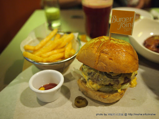 【食記】台中Burger Joint 7分So美式廚房華美店@西區捷運BRT科博館 : 七分熟的獨特風味!! 區域 台中市 捷運美食MRT&BRT 排餐 早餐 早點類 晚餐 漢堡 燒烤/燒肉 美式 西區 輕食 飲食/食記/吃吃喝喝