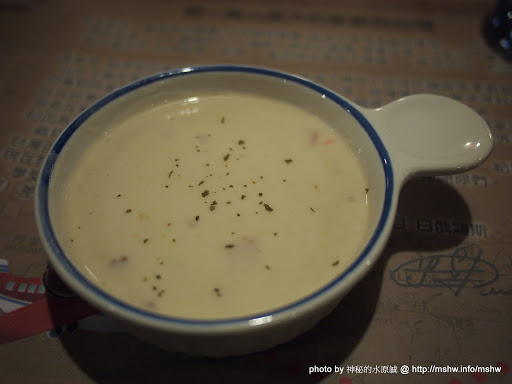 一萬公里外的家鄉味! ~ 台中北屯"廚匠異國料理 Retski's Kitchen"崇德二館 俄式 冰淇淋 北屯區 區域 午餐 台中市 巧克力 排餐 晚餐 甜點 西式 豬排 鐵板料理 飲食/食記/吃吃喝喝