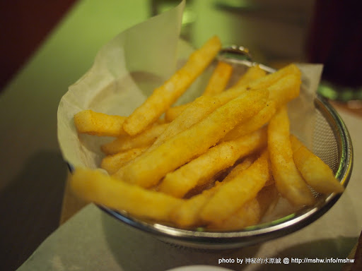 【食記】台中Burger Joint 7分So美式廚房華美店@西區捷運BRT科博館 : 七分熟的獨特風味!! 區域 台中市 捷運美食MRT&BRT 排餐 早餐 早點類 晚餐 漢堡 燒烤/燒肉 美式 西區 輕食 飲食/食記/吃吃喝喝