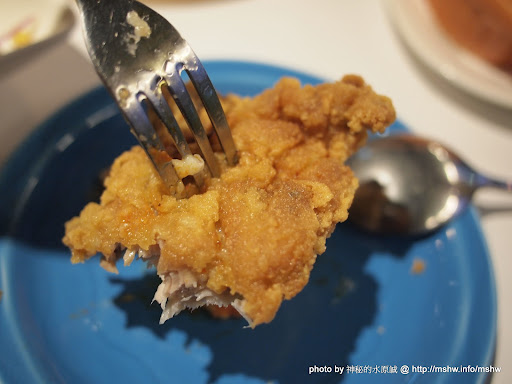 【食記】兔子陪你吃到吐! ~ 台中北區- Alice's Party 愛麗絲的派對-手工披薩吃到飽童話餐廳 北區 區域 午餐 台中市 披薩 晚餐 炸雞 烤雞 焗烤 義式 飲食/食記/吃吃喝喝