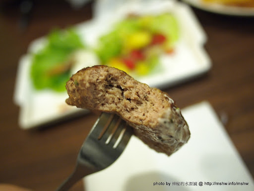 蘇打最高! ~ 台中"夏威夷51 美式餐廳 Hawaii 51 corner restaurant & bar" 北區 區域 台中市 排餐 漢堡 美式 速食 飲食/食記/吃吃喝喝