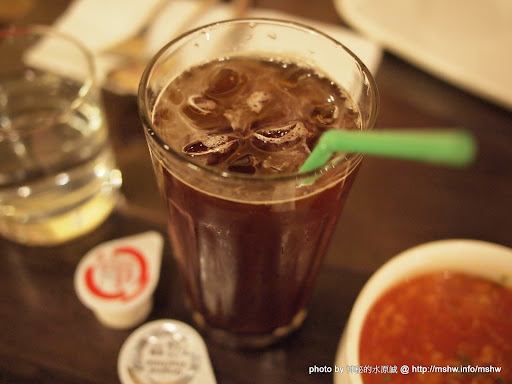 【食記】台北Dancing Pig 豬跳舞小餐館@大安捷運MRT國父紀念館 : 怎麼跟我想得不太一樣...我被豬嚇到了= =|| 區域 午餐 台北市 大安區 捷運美食MRT&BRT 晚餐 烤雞 燉飯 義式 飲食/食記/吃吃喝喝 麵食類
