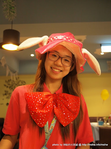 【食記】兔子陪你吃到吐! ~ 台中北區- Alice's Party 愛麗絲的派對-手工披薩吃到飽童話餐廳 北區 區域 午餐 台中市 披薩 晚餐 炸雞 烤雞 焗烤 義式 飲食/食記/吃吃喝喝