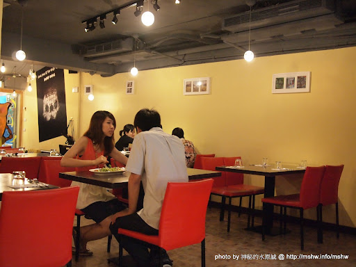 【食記】台北Dancing Pig 豬跳舞小餐館@大安捷運MRT國父紀念館 : 怎麼跟我想得不太一樣...我被豬嚇到了= =|| 區域 午餐 台北市 大安區 捷運美食MRT&BRT 晚餐 烤雞 燉飯 義式 飲食/食記/吃吃喝喝 麵食類
