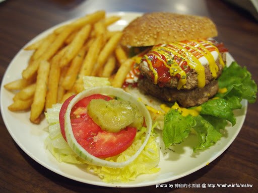 蘇打最高! ~ 台中"夏威夷51 美式餐廳 Hawaii 51 corner restaurant & bar" 北區 區域 台中市 排餐 漢堡 美式 速食 飲食/食記/吃吃喝喝