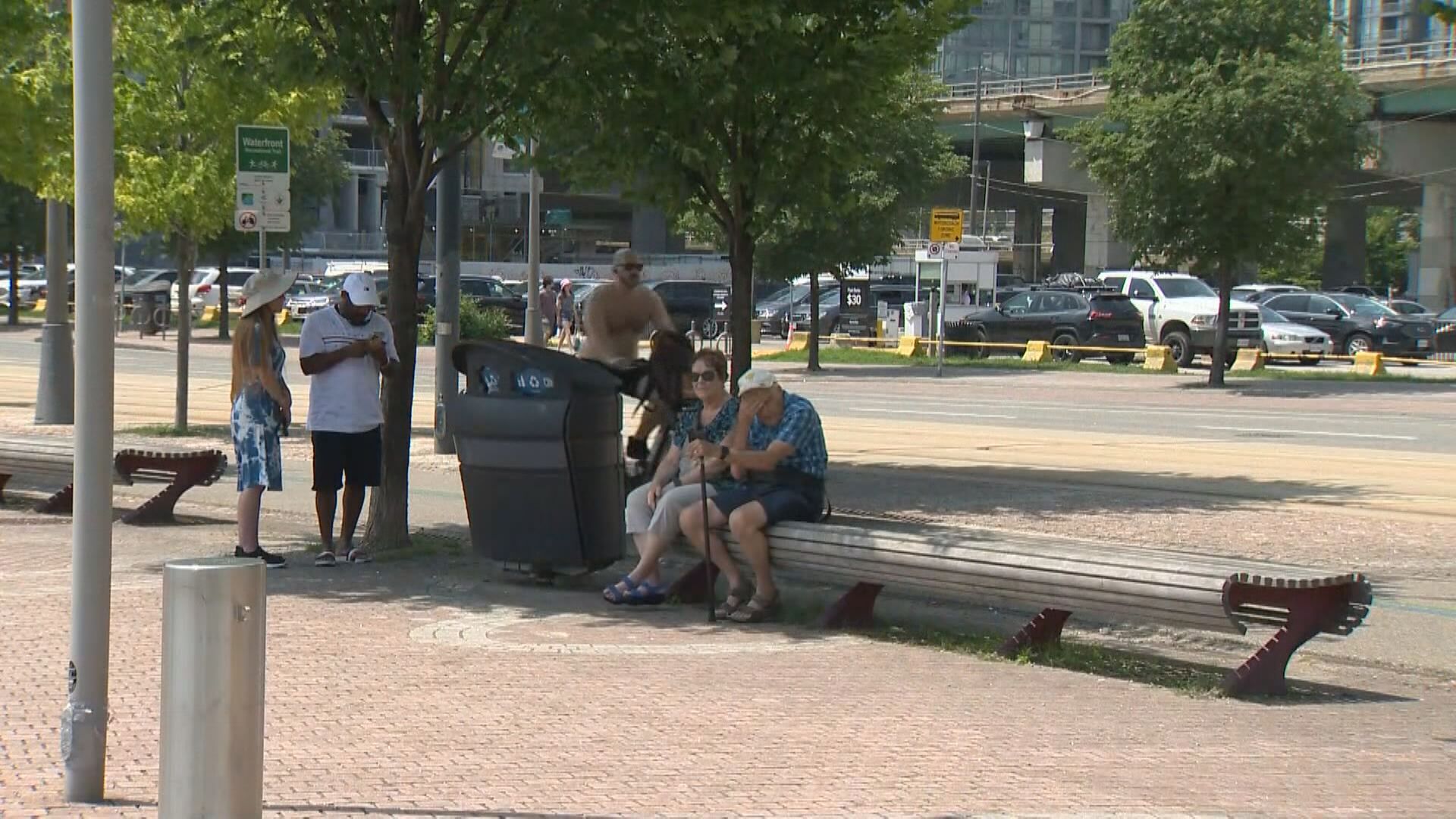 Click to play video: 'Health Matters: Health Canada issues warning amid heat wave'