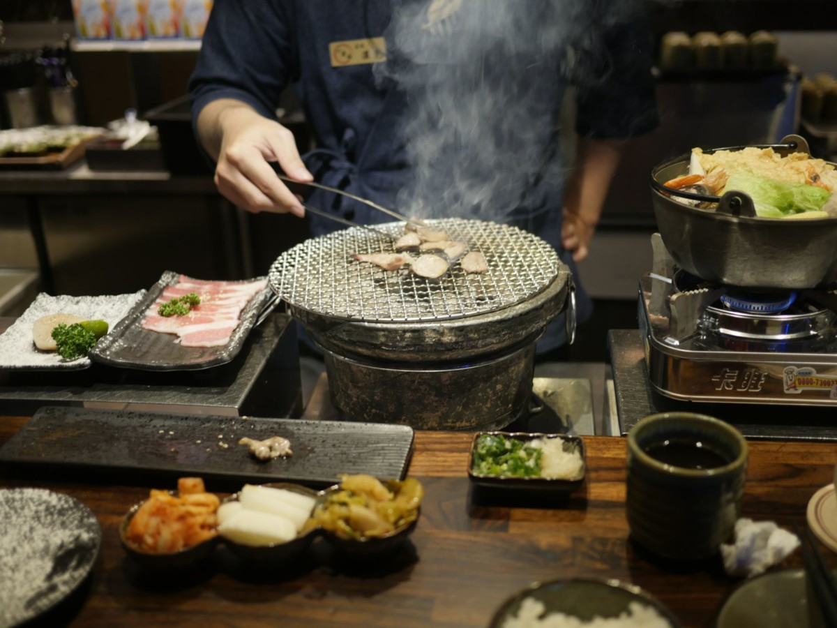 【食記】台中川原痴日本燒肉 kawahara crazy barbecue@北區賴厝國小 : 全程代烤,食材上乘的精緻美味,為燒肉瘋狂的你應該會喜歡 北區 區域 台中市 和牛 宵夜 居酒屋 新聞與政治 日式 晚餐 火鍋/鍋物 燒烤/燒肉 試吃試用業配文 酒類 飲食/食記/吃吃喝喝