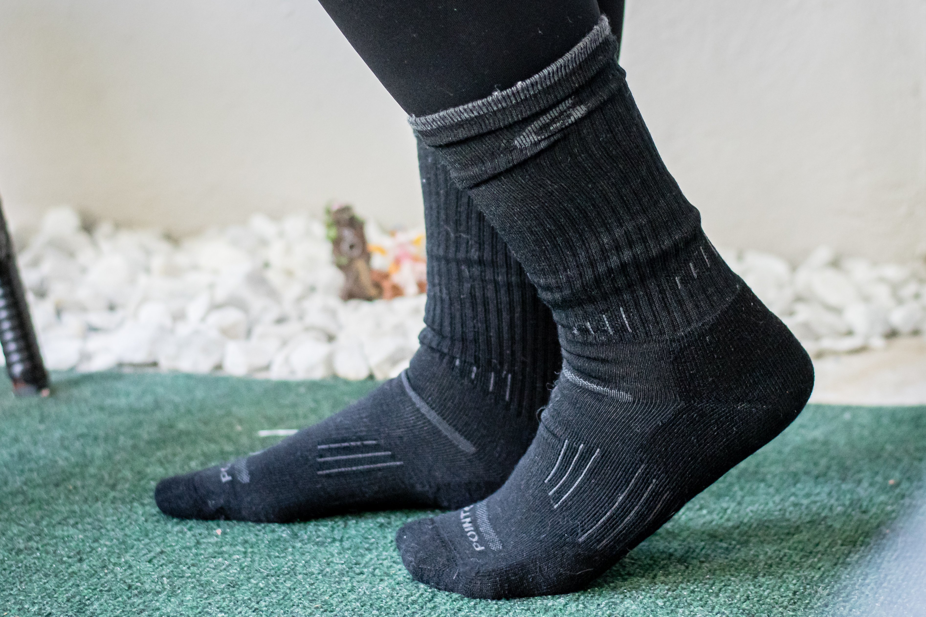 Point6 37.5 hiking essential medium crew in black