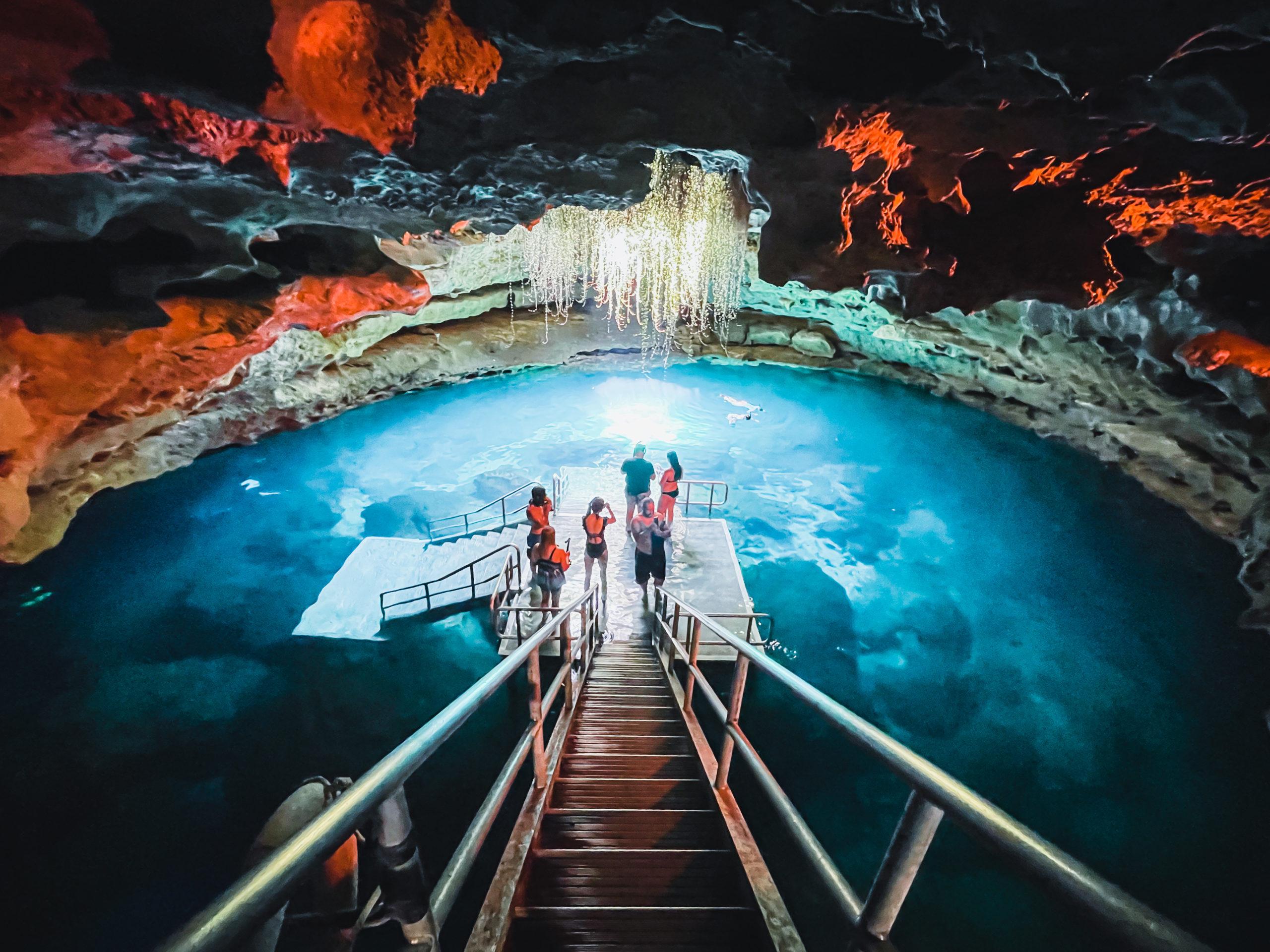 devil's den underground spring cave