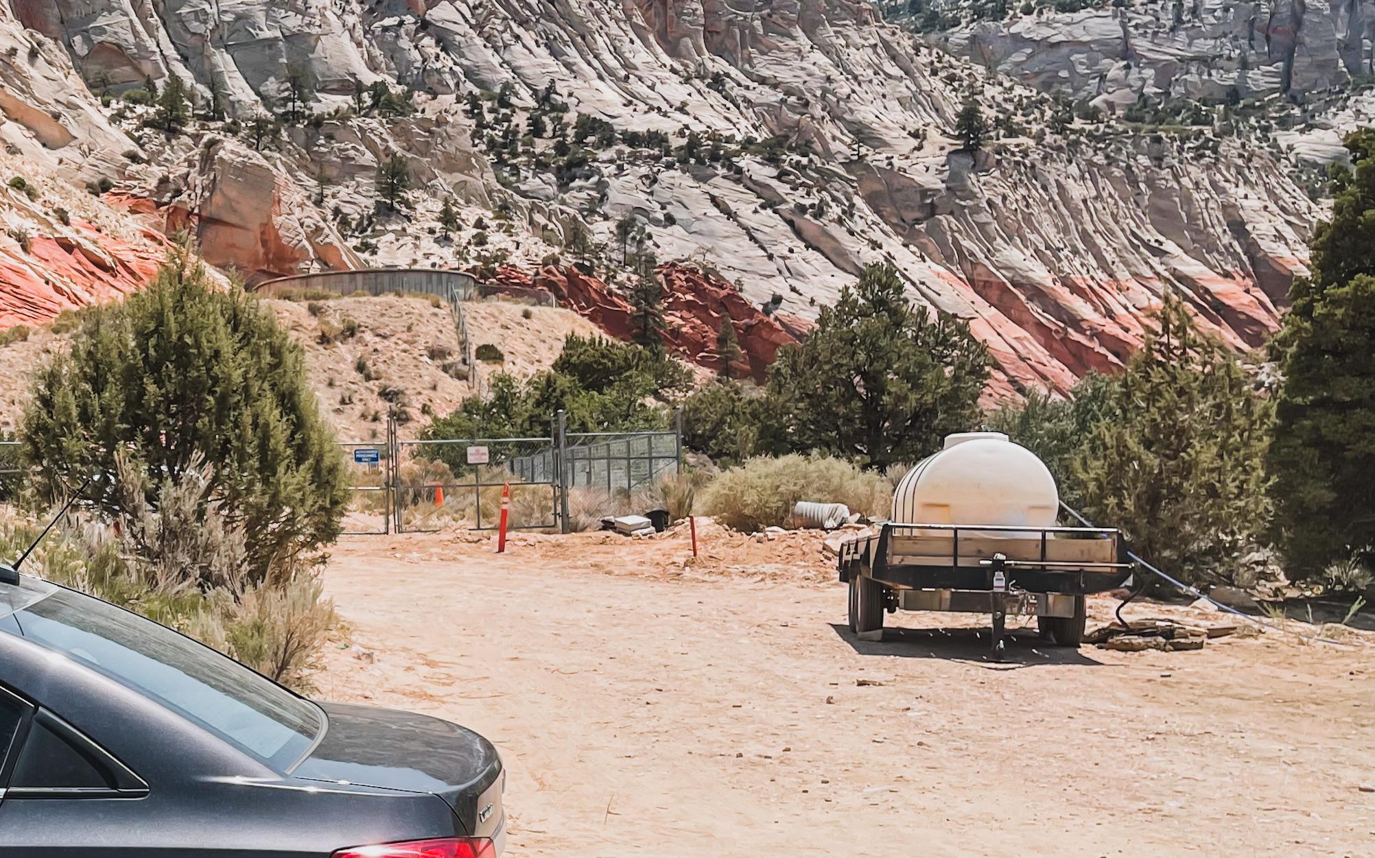 parking area of red hollow slot canyon