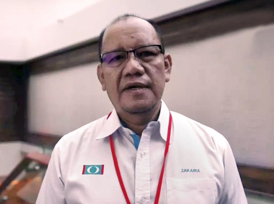 Zakaria Finas Pkr Pecat